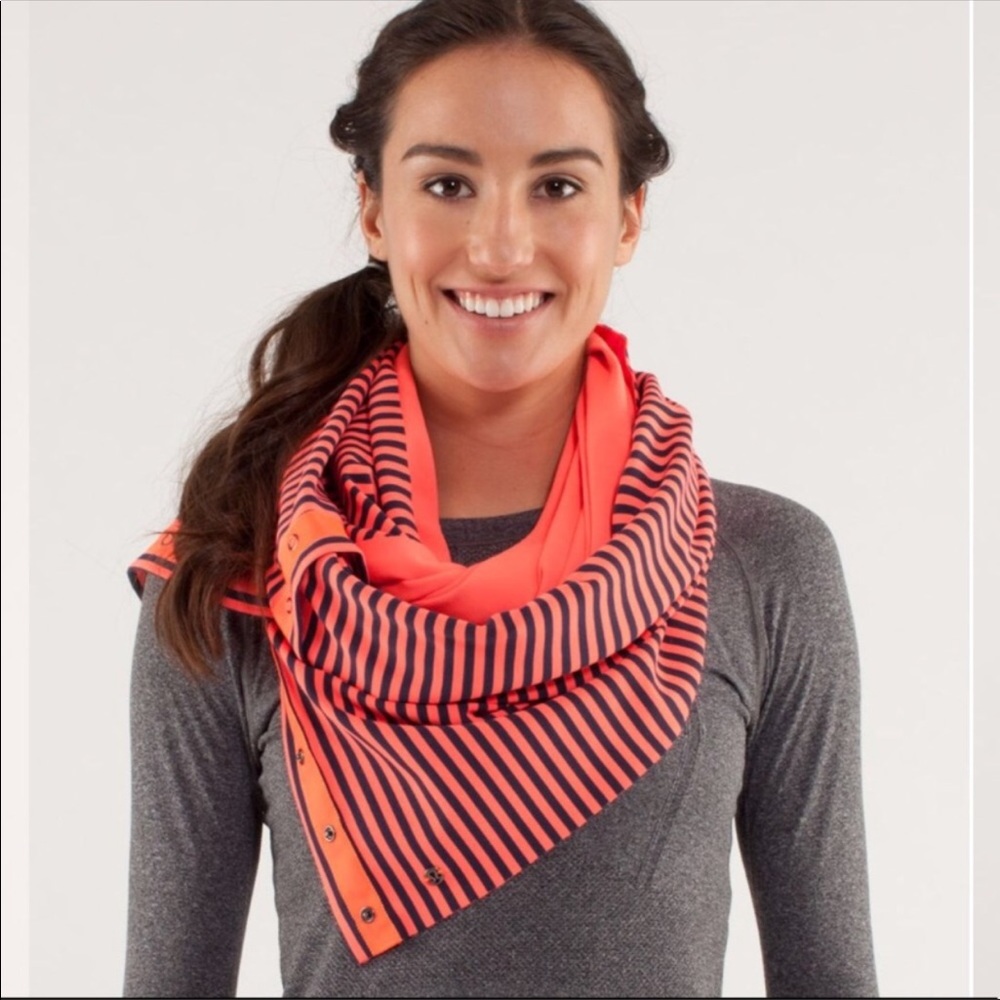 lululemon Vinyasa Scarf (Navy, Bright Coral)